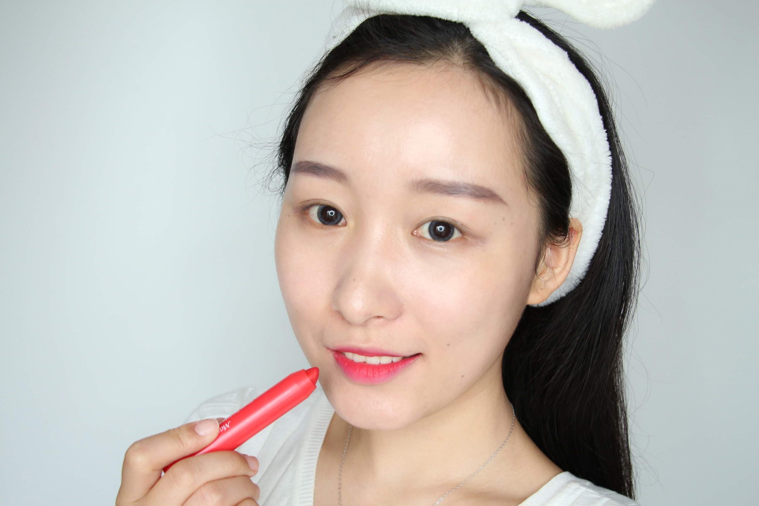 港股午评|恒生指数早盘跌0.06%    芯片股逆市走强