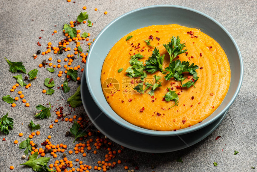 健康时代“星”宠！广西宁明星油藤茶霸屏广州北京路商圈