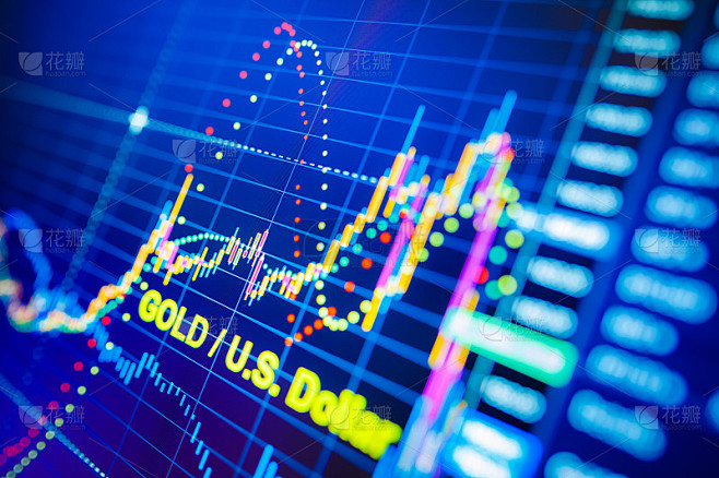 惠州一地大片房屋被淹没，民警徒手架起生命通道