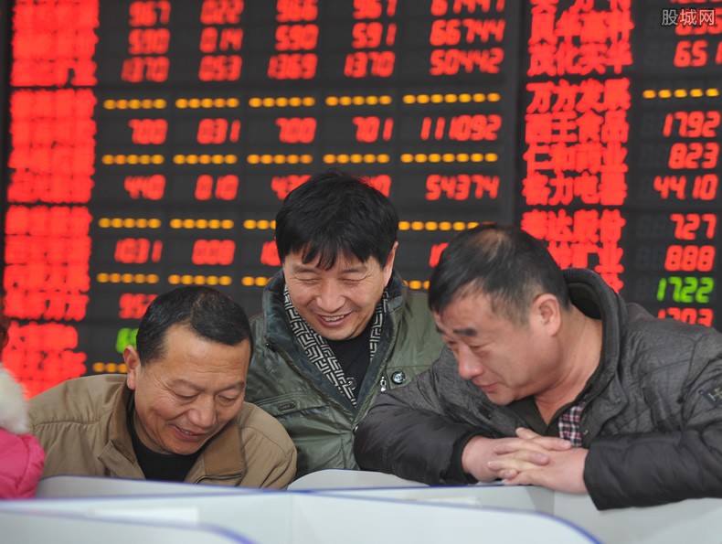 雷州8000多名考生为“梦”赴考