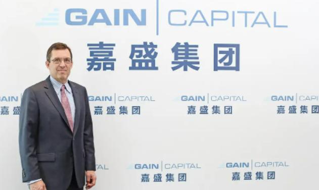 “珠海情侣欢乐跑”甜蜜开跑，情侣“铺满”珠海情侣路