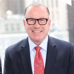 高估值面临负面数据，华尔街巨头发出警示：美股或将修正！